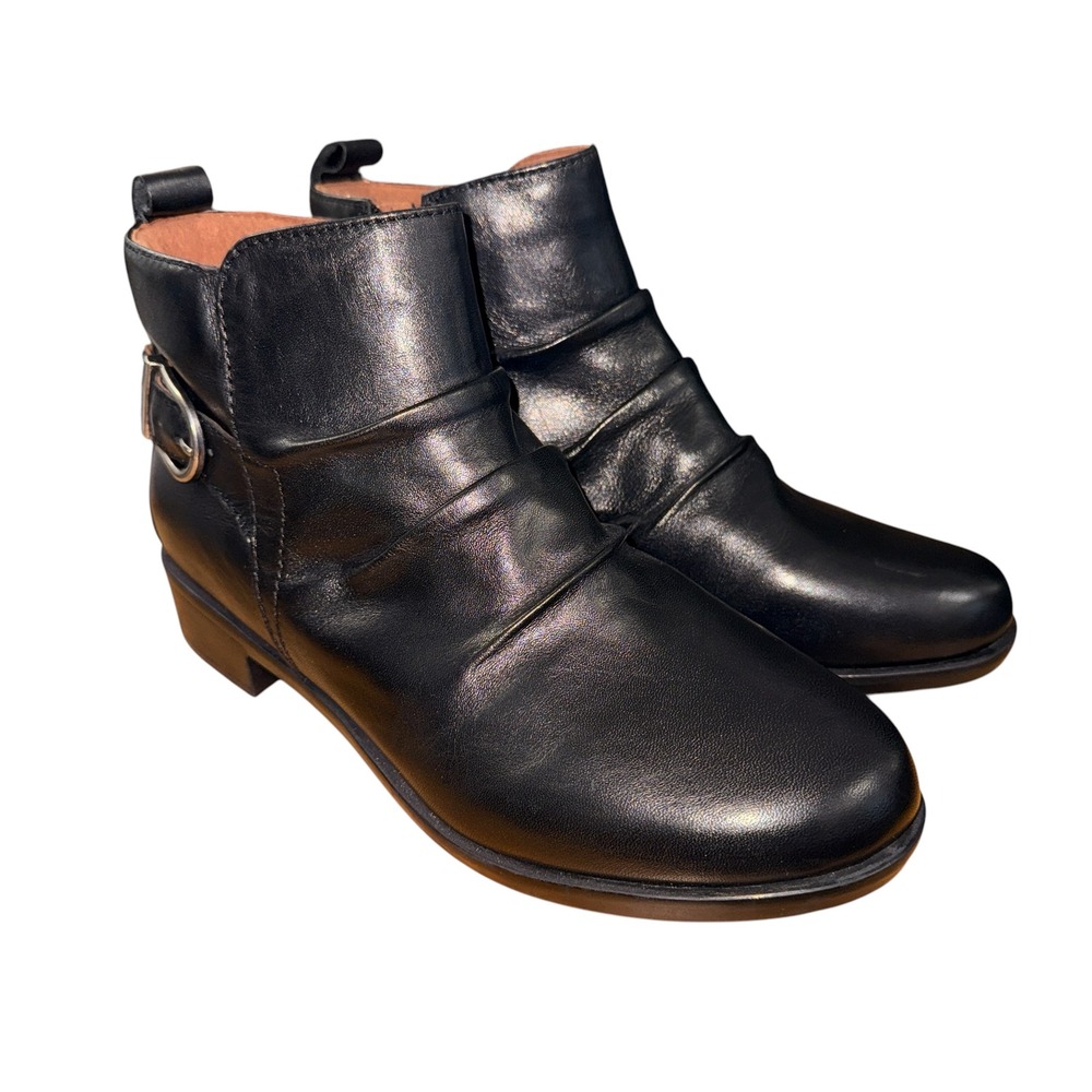 NEW Cobb Hill Nessa Ankle Boots Womens 8W Bootie Black Leather Ruched Buckle Zip